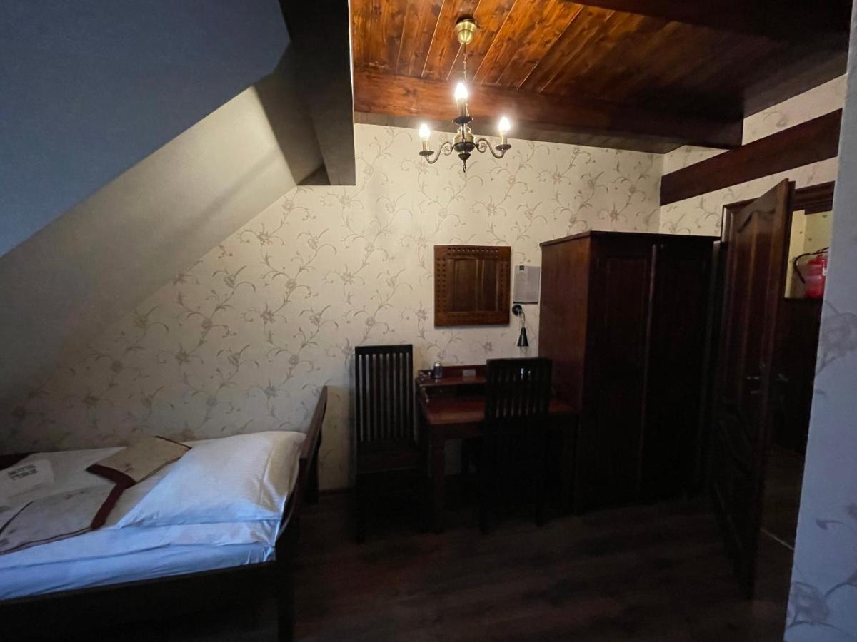 Hotel Tyrol I Restauracja Zycie Gruzji Osielsko Extérieur photo