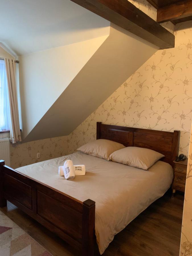 Hotel Tyrol I Restauracja Zycie Gruzji Osielsko Extérieur photo