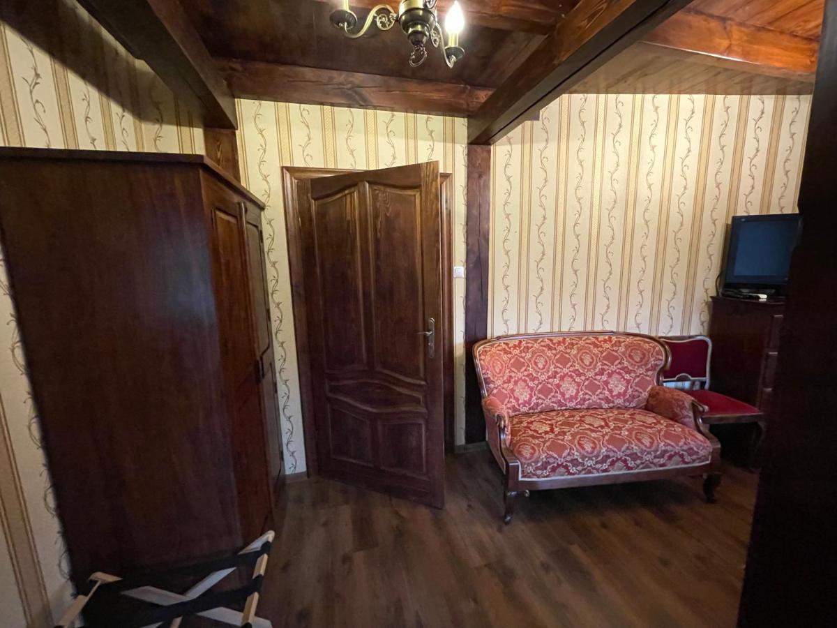 Hotel Tyrol I Restauracja Zycie Gruzji Osielsko Extérieur photo